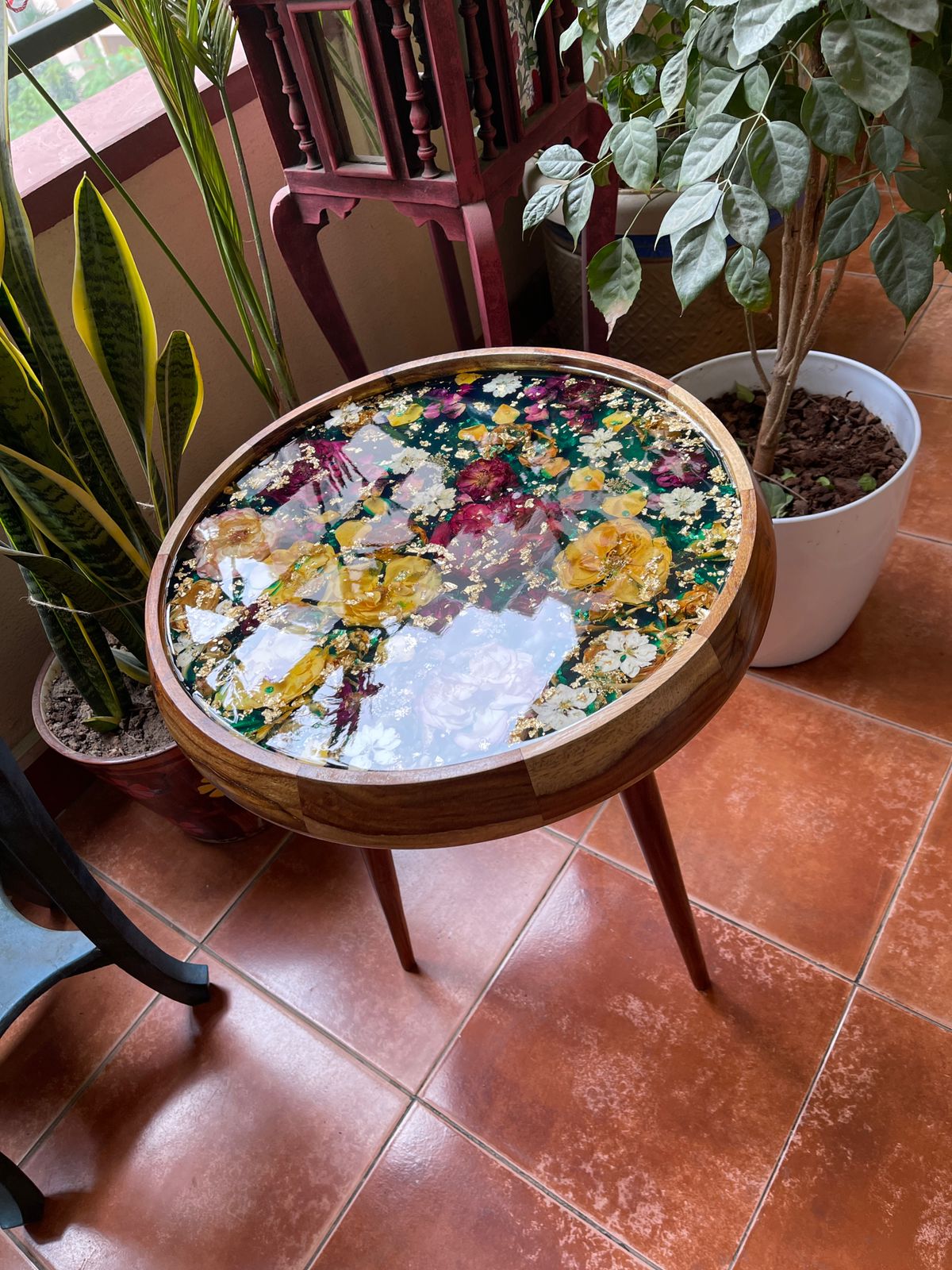 ‘Floating Rose’ Preserved Flower and Epoxy Resin Solid Wood Table