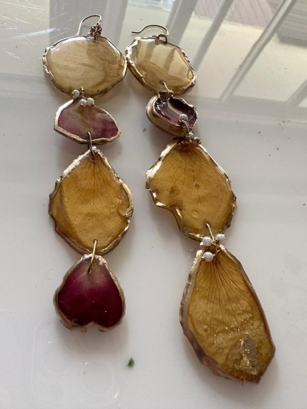 ’Flower & Resin’ earrings - Pair 1