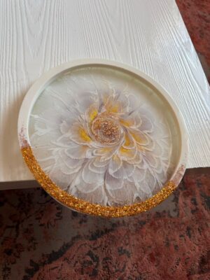 ‘White Daisy’ Resin Tray